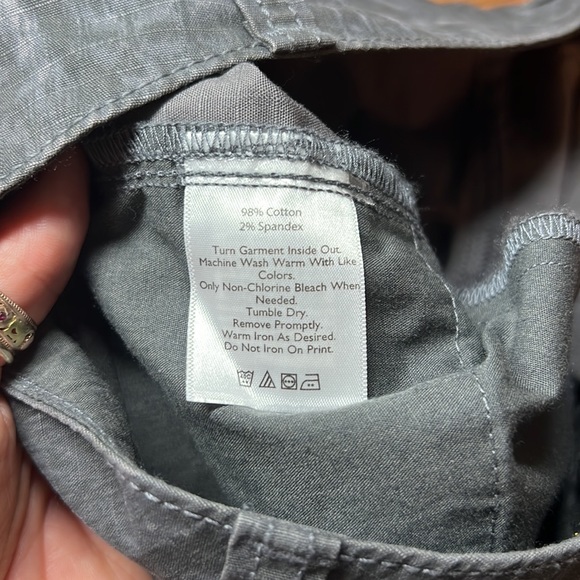 Eddie Bauer Women's Dark Smoke Mid Waisted Slightly Curvy Gray Shorts - Picture 16 of 16